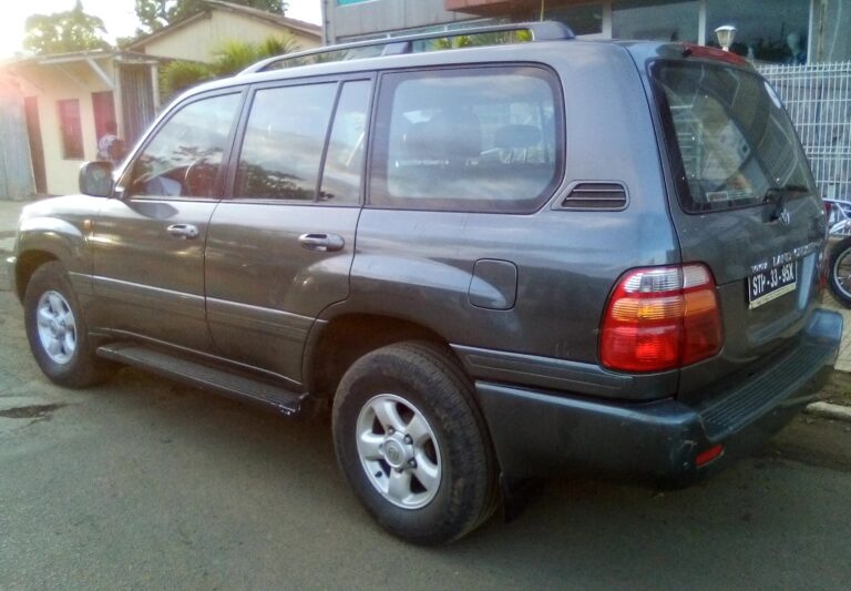 Viatura para alugar (rent a car) em São Tomé e Príncipe