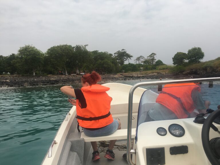 Guia de turismo em São Tomé, São Tomé e Príncipe/ Tour guide in São Thome, São Thome and Principe.