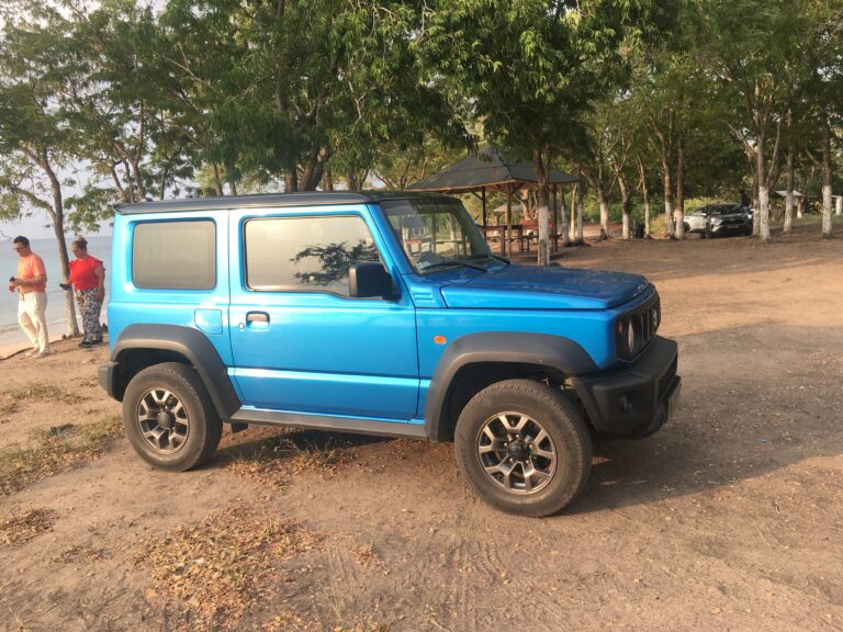 Rent a Car em São Tomé e Príncipe/ Car rental in Saint Thomas and Principe.