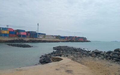 Porto de cruzeiro em São Tomé e Príncipe/ ST Thomas and Príncipe cruise port.